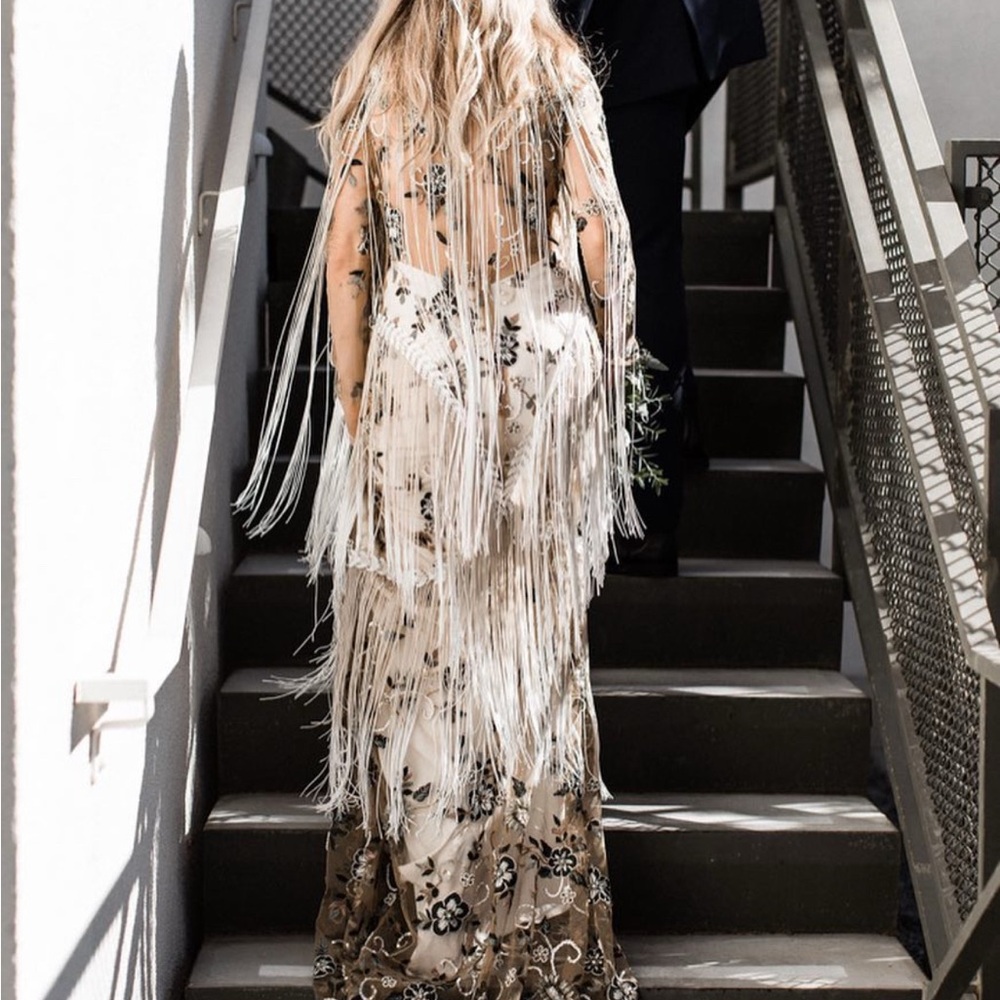 ISO Rue De Seine Blossom or Ziggy gown - Picture 2 of 2